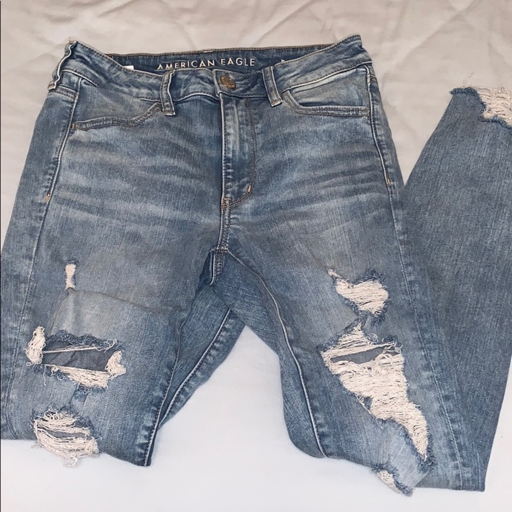 AMERICAN EAGLE JEANS